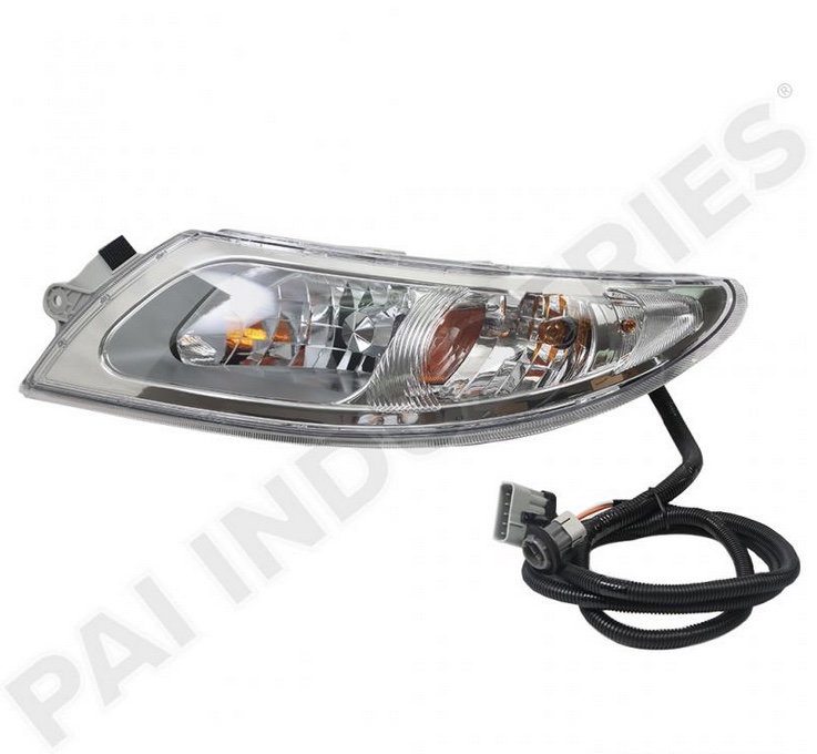 INTERNATIONAL LEFT HEAD LAMP